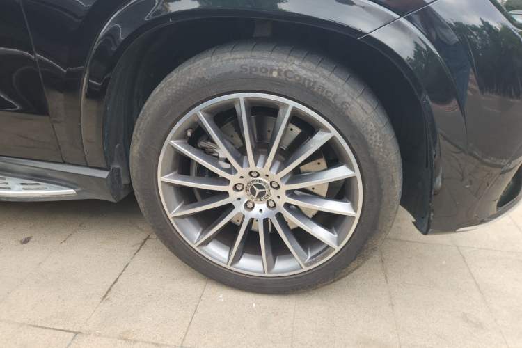 Used Mercedes-Benz GLE 2024 GLE 450 4MATIC Luxury Model Right Front Wheel Hub