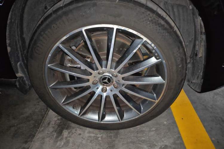 Used Mercedes-Benz GLE 2024 GLE 450 4MATIC Luxury Model Right Front Wheel Hub