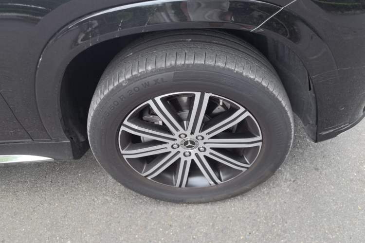 Used Mercedes-Benz GLE 2024 Refreshed GLE 350 4MATIC Stylish Edition Right Front Wheel Hub