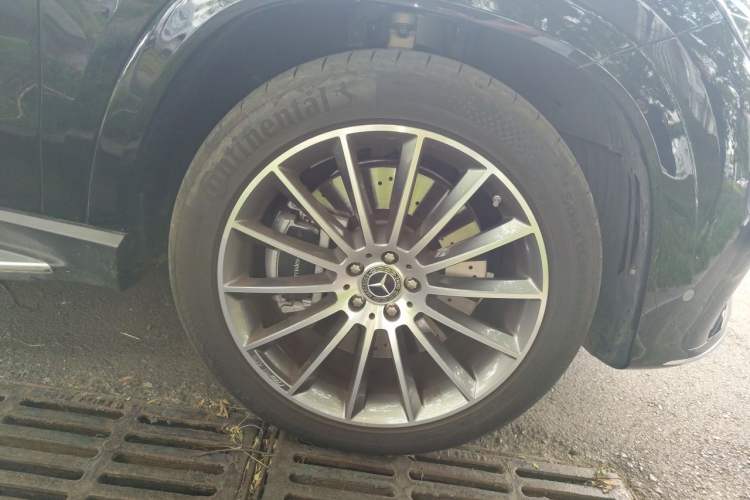 Used Mercedes-Benz GLE 2024 GLE 450 4MATIC Luxury Model Right Front Wheel Hub