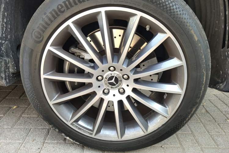 Used Mercedes-Benz GLE 2024 GLE 450 4MATIC Luxury Model Right Front Wheel Hub