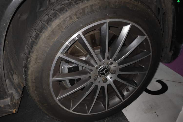 Used Mercedes-Benz GLE 2024 GLE 450 4MATIC Luxury Model Right Front Wheel Hub