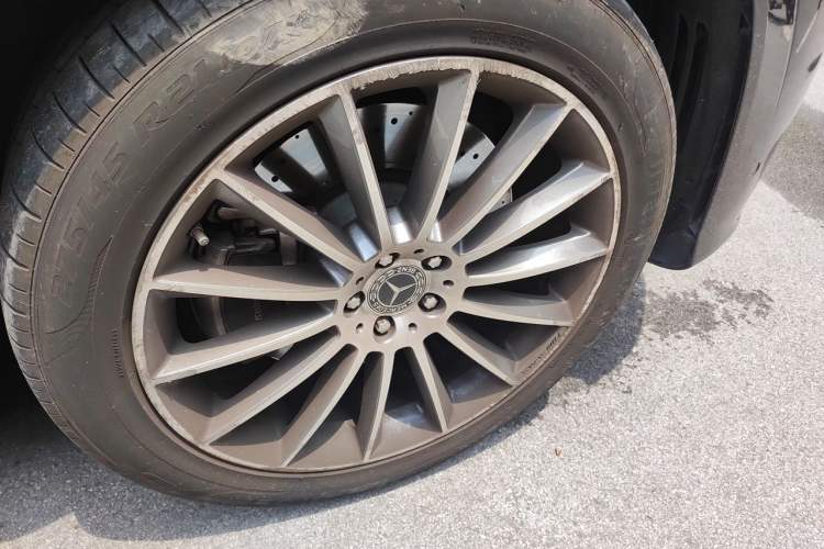 Used Mercedes-Benz GLE 2024 GLE 450 4MATIC Luxury Model Right Front Wheel Hub