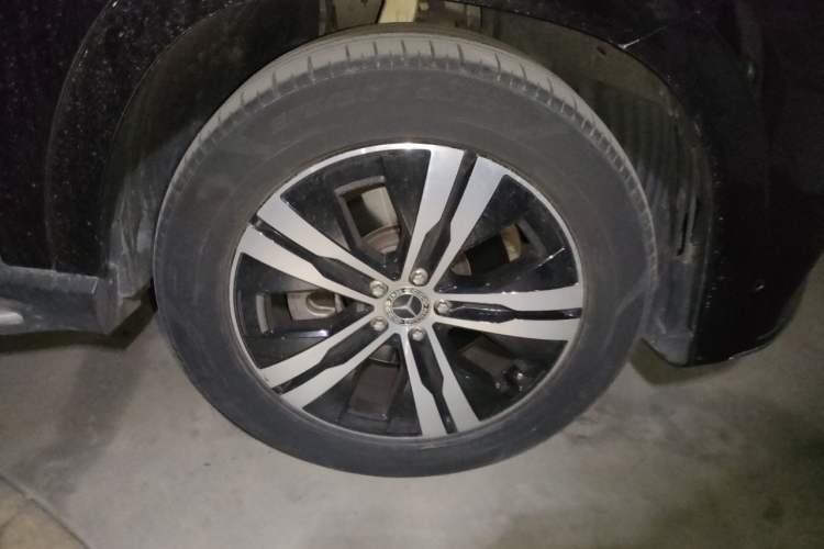 Used Mercedes-Benz GLE 2024 GLE 350 4MATIC Dynamic Edition Right Front Wheel Hub