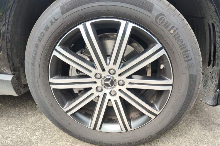 Used Mercedes-Benz GLE 2024 Refreshed GLE 350 4MATIC Stylish Edition Right Front Wheel Hub