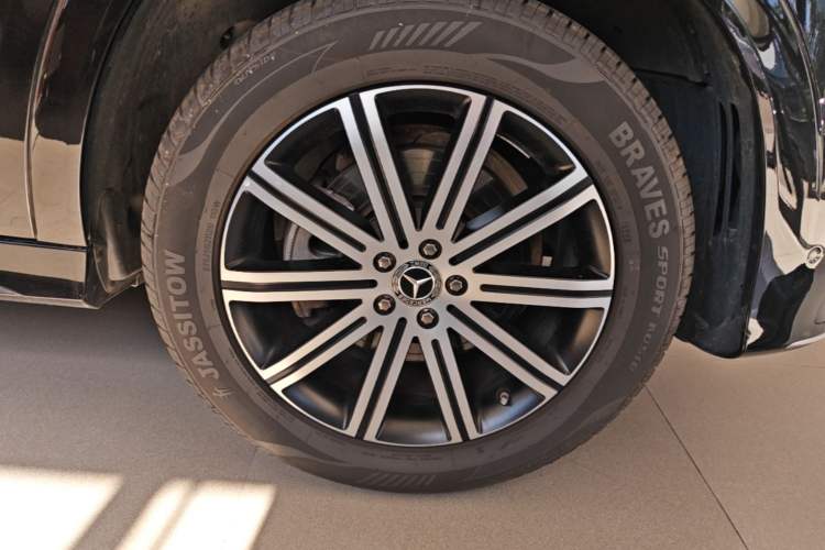 Used Mercedes-Benz GLE 2024 Refreshed GLE 350 4MATIC Stylish Edition Right Front Wheel Hub