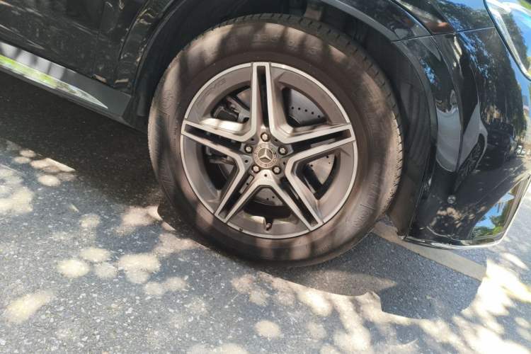 Used Mercedes-Benz GLE 2024 GLE 450 4MATIC Stylish Model Right Front Wheel Hub