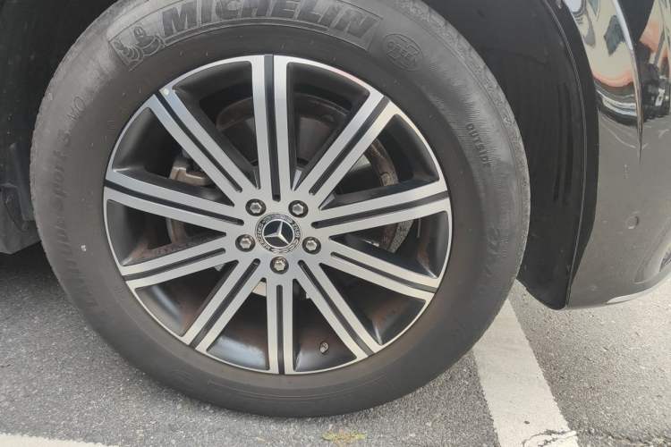 Used Mercedes-Benz GLE 2024 GLE 350 4MATIC Stylish Model Right Front Wheel Hub