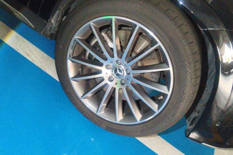 Used Mercedes-Benz GLE 2024 GLE 450 4MATIC Luxury Model Right Front Wheel Hub