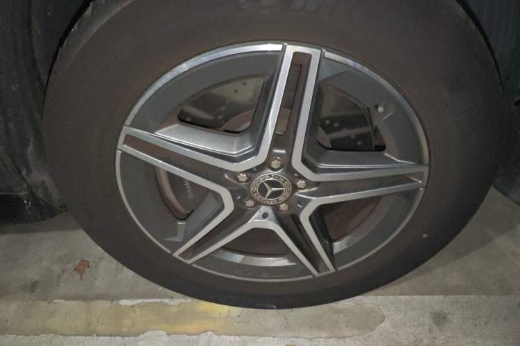 Used Mercedes-Benz GLE 2024 GLE 450 4MATIC Stylish Model Right Front Wheel Hub