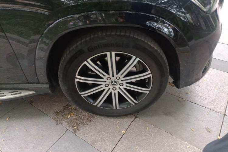 Used Mercedes-Benz GLE 2024 Refreshed GLE 350 4MATIC Stylish Edition Right Front Wheel Hub