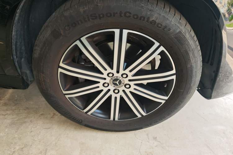 Used Mercedes-Benz GLE 2024 Refreshed GLE 350 4MATIC Stylish Edition Right Front Wheel Hub