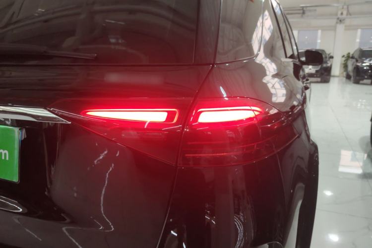 Used Mercedes-Benz GLE 2024 GLE 450 4MATIC AMG Line Right Rear Taillight