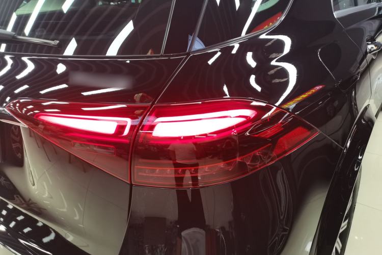Used Mercedes-Benz GLE 2024 Refreshed GLE 350 4MATIC Stylish Edition Right Rear Taillight