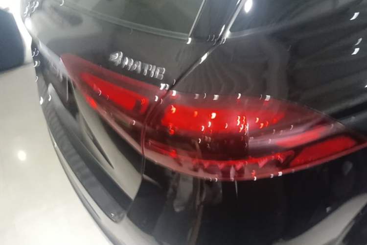 Used Mercedes-Benz GLE 2024 GLE 350 4MATIC Dynamic Edition Right Rear Taillight