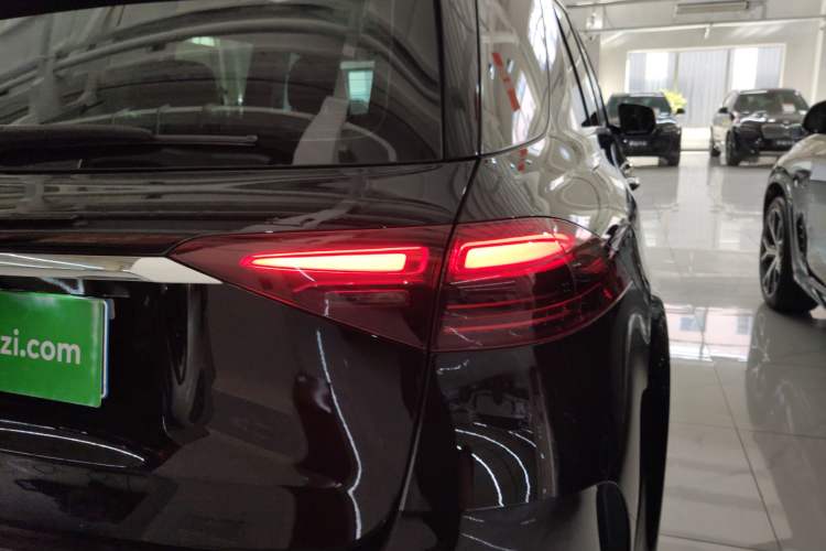 Used Mercedes-Benz GLE 2024 GLE 450 4MATIC Stylish Model Right Rear Taillight
