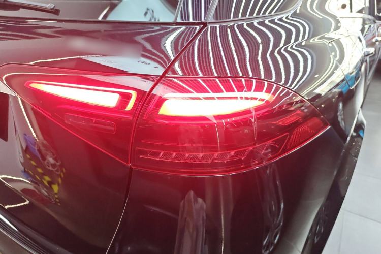 Used Mercedes-Benz GLE 2024 Refreshed GLE 350 4MATIC Stylish Edition Right Rear Taillight