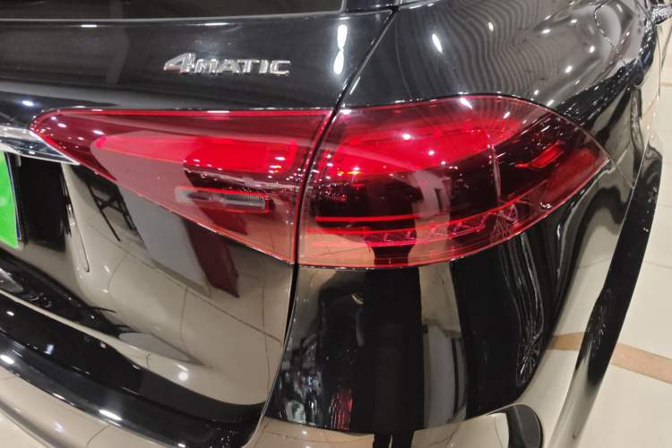 Used Mercedes-Benz GLE 2024 Refreshed GLE 350 4MATIC Stylish Edition Right Rear Taillight