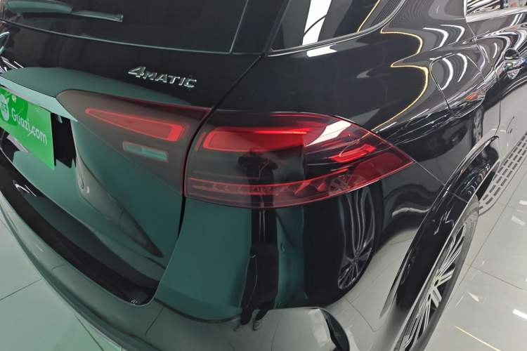 Used Mercedes-Benz GLE 2024 Refreshed GLE 350 4MATIC Stylish Edition Right Rear Taillight