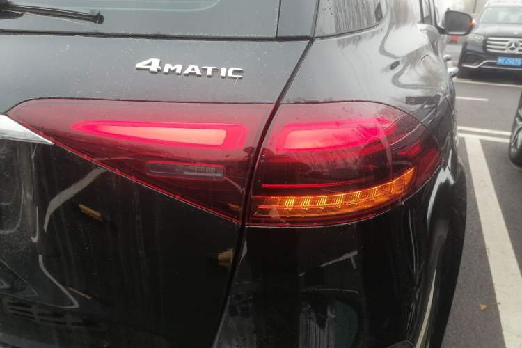 Used Mercedes-Benz GLE 2024 Refreshed GLE 350 4MATIC Stylish Edition Right Rear Taillight