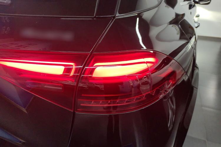 Used Mercedes-Benz GLE 2024 GLE 450 4MATIC Stylish Model Right Rear Taillight