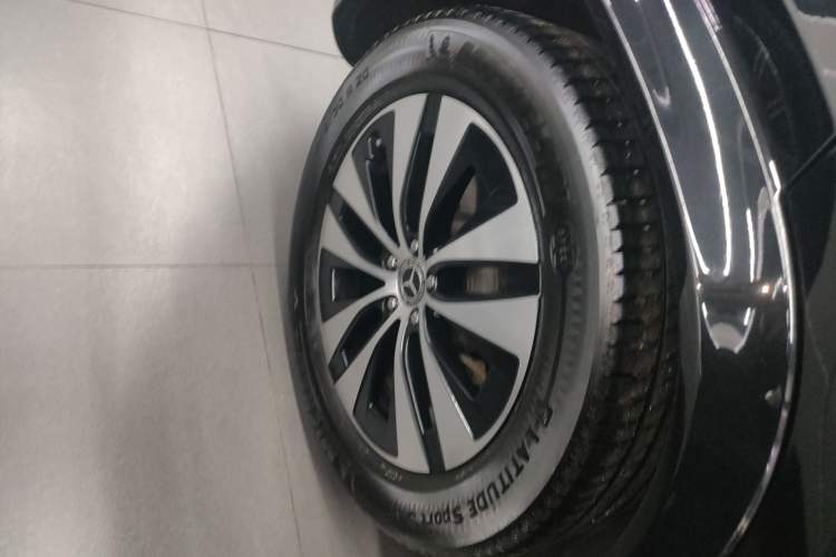 Used Mercedes-Benz GLE 2024 GLE 350 4MATIC Stylish Model Right Rear Wheel Hub