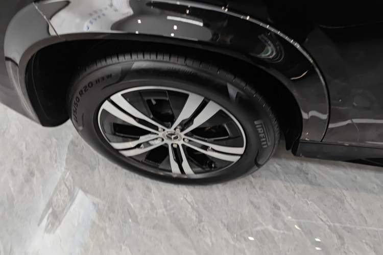Used Mercedes-Benz GLE 2024 GLE 350 4MATIC Stylish Model Right Rear Wheel Hub