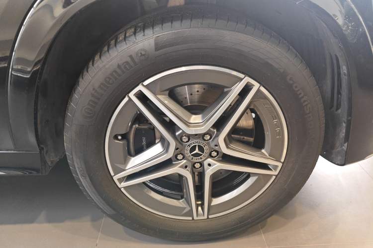 Used Mercedes-Benz GLE 2024 GLE 450 4MATIC AMG Line Right Rear Wheel Hub