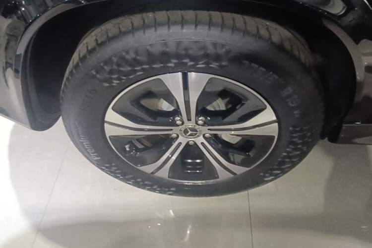 Used Mercedes-Benz GLE 2024 GLE 350 4MATIC Dynamic Edition Right Rear Wheel Hub