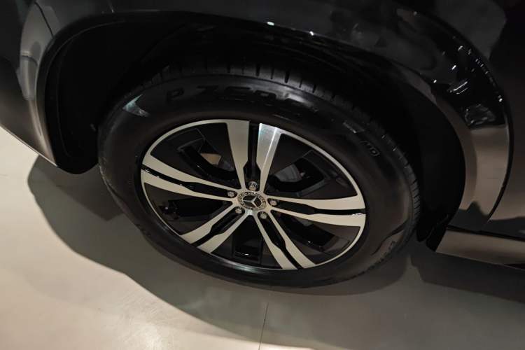 Used Mercedes-Benz GLE 2024 GLE 350 4MATIC Stylish Model Right Rear Wheel Hub