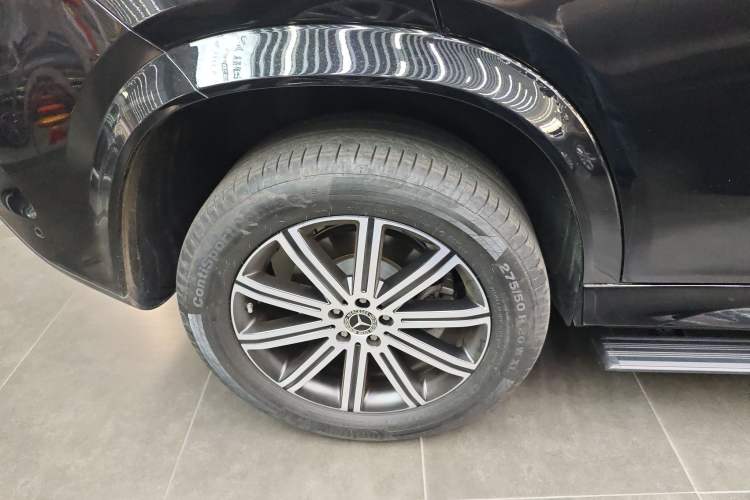Used Mercedes-Benz GLE 2024 Refreshed GLE 350 4MATIC Stylish Edition Right Rear Wheel Hub