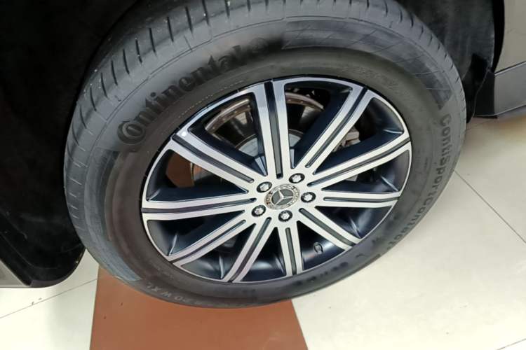 Used Mercedes-Benz GLE 2024 Refreshed GLE 350 4MATIC Stylish Edition Right Rear Wheel Hub