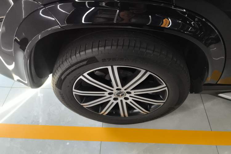 Used Mercedes-Benz GLE 2024 Refreshed GLE 350 4MATIC Stylish Edition Right Rear Wheel Hub