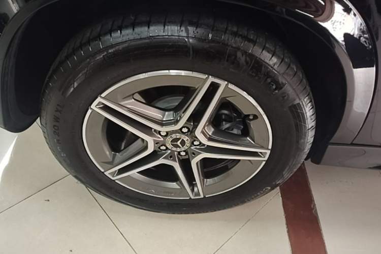 Used Mercedes-Benz GLE 2024 GLE 450 4MATIC Stylish Model Right Rear Wheel Hub