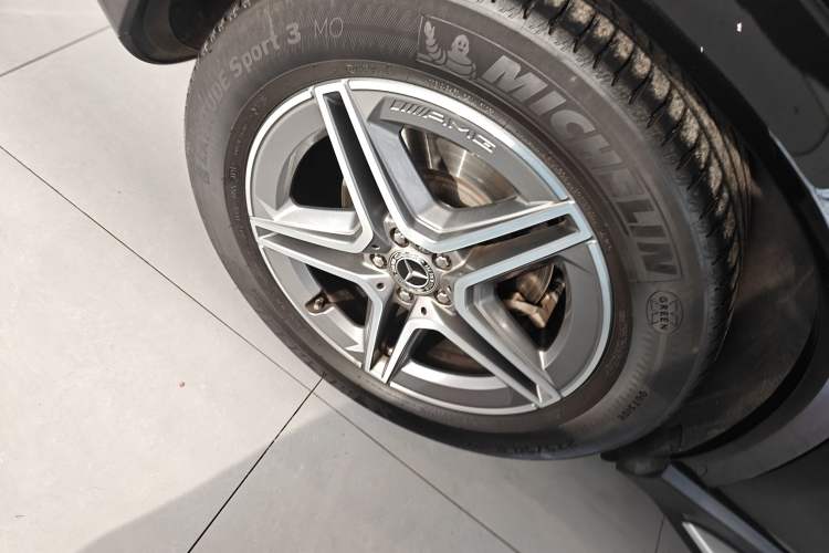 Used Mercedes-Benz GLE 2024 GLE 450 4MATIC Stylish Model Right Rear Wheel Hub