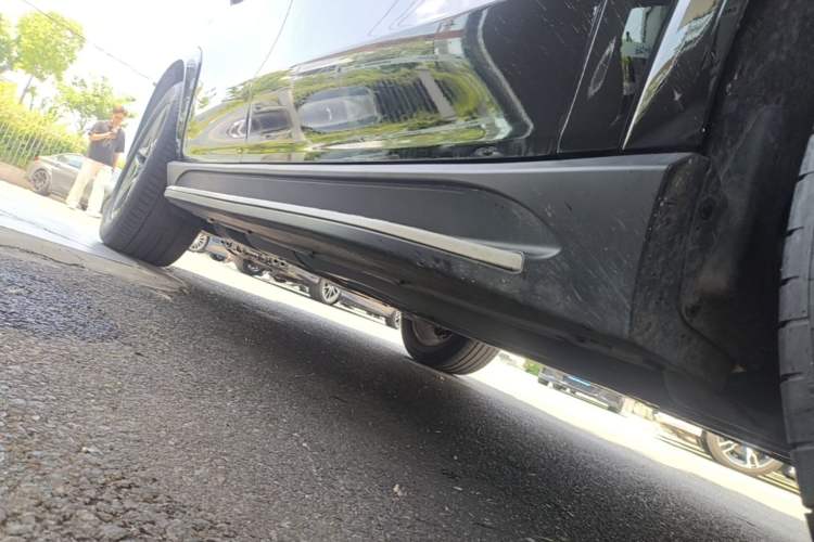 Used Mercedes-Benz GLE 2024 GLE 450 4MATIC Stylish Model Right Side Sill