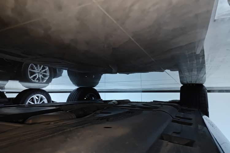 Used Mercedes-Benz GLE 2024 GLE 350 4MATIC Stylish Model Right Side Sill