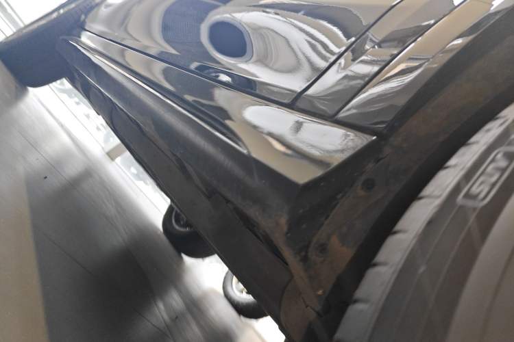 Used Mercedes-Benz GLE 2024 GLE 450 4MATIC AMG Line Right Side Sill