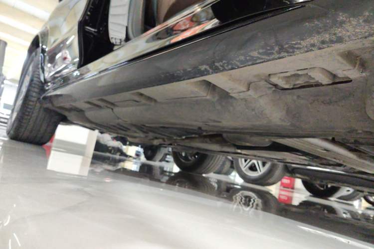 Used Mercedes-Benz GLE 2024 GLE 450 4MATIC Stylish Model Right Side Sill