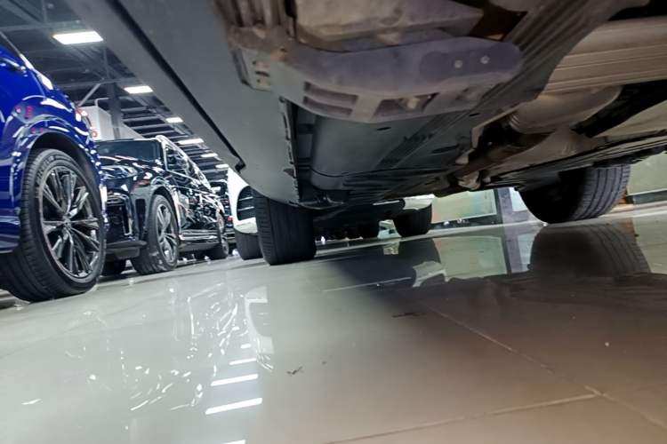 Used Mercedes-Benz GLE 2024 Refreshed GLE 350 4MATIC Stylish Edition Right Side Sill