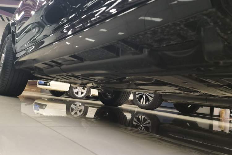 Used Mercedes-Benz GLE 2024 GLE 450 4MATIC Stylish Model Right Side Sill
