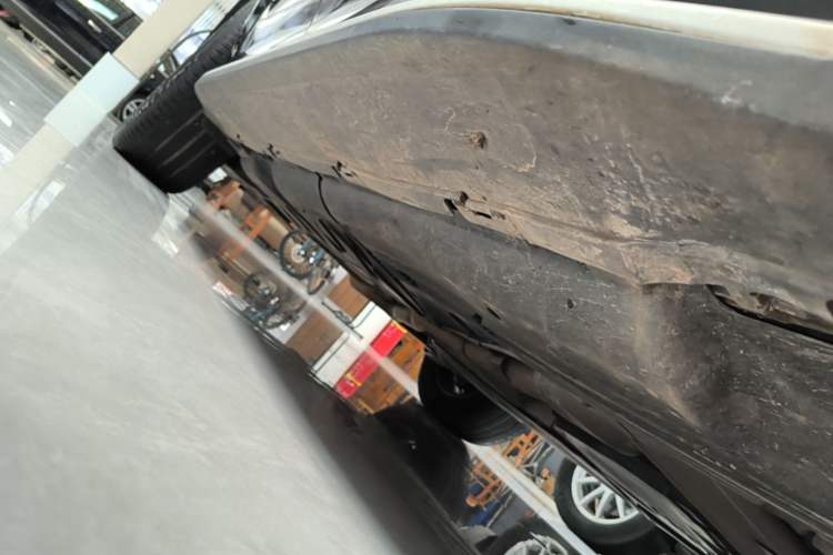 Used Mercedes-Benz GLE 2024 GLE 350 4MATIC Dynamic Edition Right Side Sill