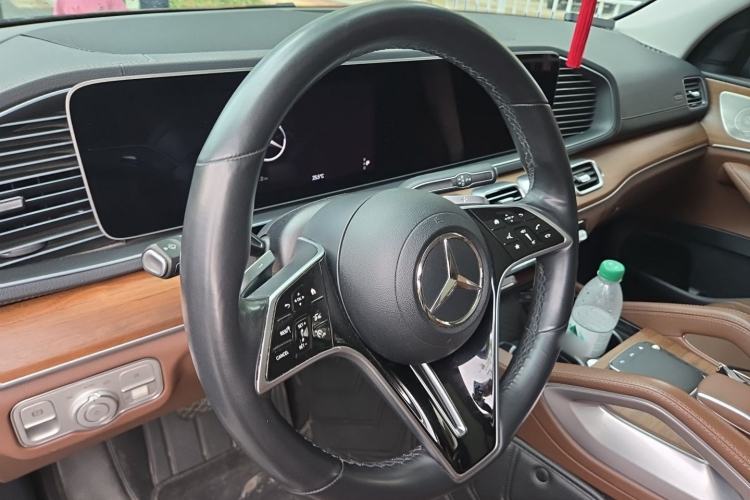 Used Mercedes-Benz GLE 2024 GLE 450 4MATIC Stylish Model Steering Wheel