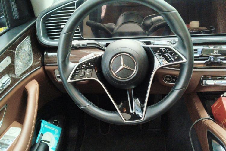 Used Mercedes-Benz GLE 2024 Refreshed GLE 350 4MATIC Stylish Edition Steering Wheel
