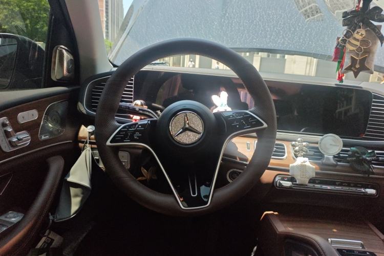 Used Mercedes-Benz GLE 2024 GLE 450 4MATIC Stylish Model Steering Wheel