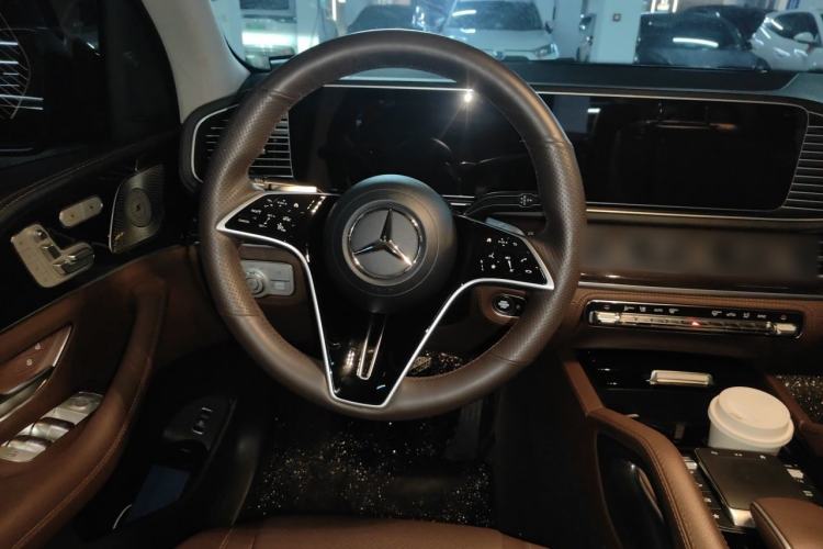Used Mercedes-Benz GLE 2024 Refreshed GLE 350 4MATIC Stylish Edition Steering Wheel