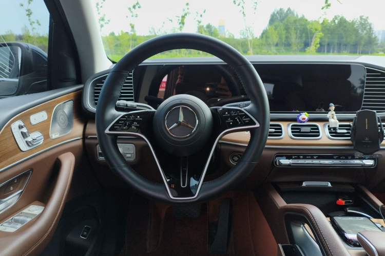 Used Mercedes-Benz GLE 2024 GLE 450 4MATIC Stylish Model Steering Wheel
