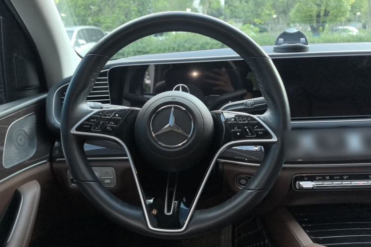 Used Mercedes-Benz GLE 2024 Refreshed GLE 350 4MATIC Stylish Edition Steering Wheel