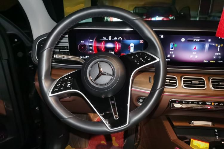 Used Mercedes-Benz GLE 2024 GLE 450 4MATIC Stylish Model Steering Wheel