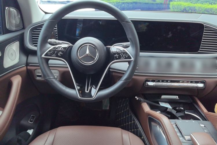 Used Mercedes-Benz GLE 2024 Refreshed GLE 350 4MATIC Stylish Edition Steering Wheel
